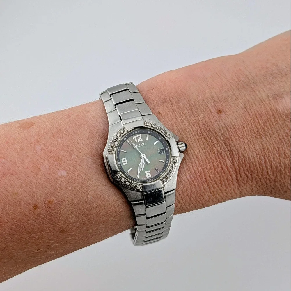 Seiko Coutura 7N82-0BF0 Diamond Bezel MOP Sapphire Women's Watch 28mm 7